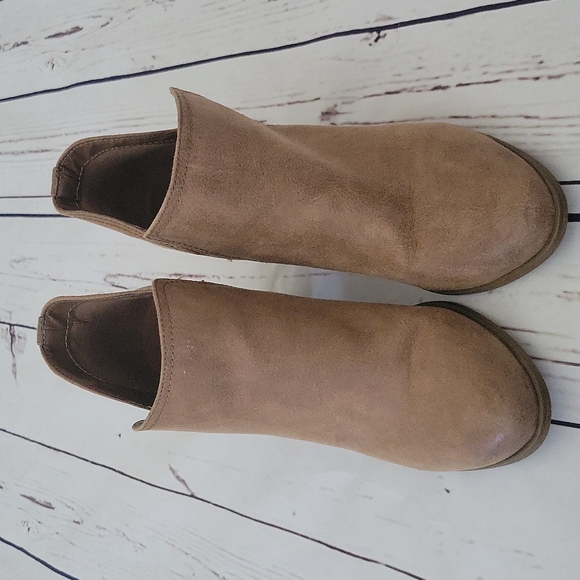 Booties - Picture 3 of 7